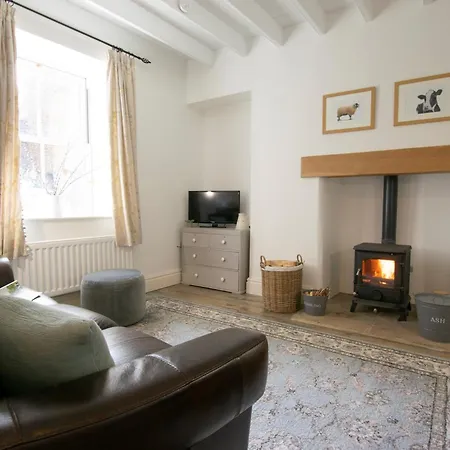 2 Bed In Aysgarth 75441 Holiday home